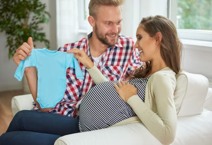 Gift-Giving Etiquette for Your Pregnant Wife