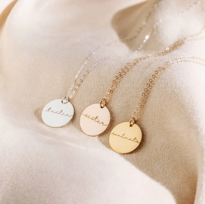 Chic and Stylish Tokens: Lovely Birthday Gift Ideas for Female Friend