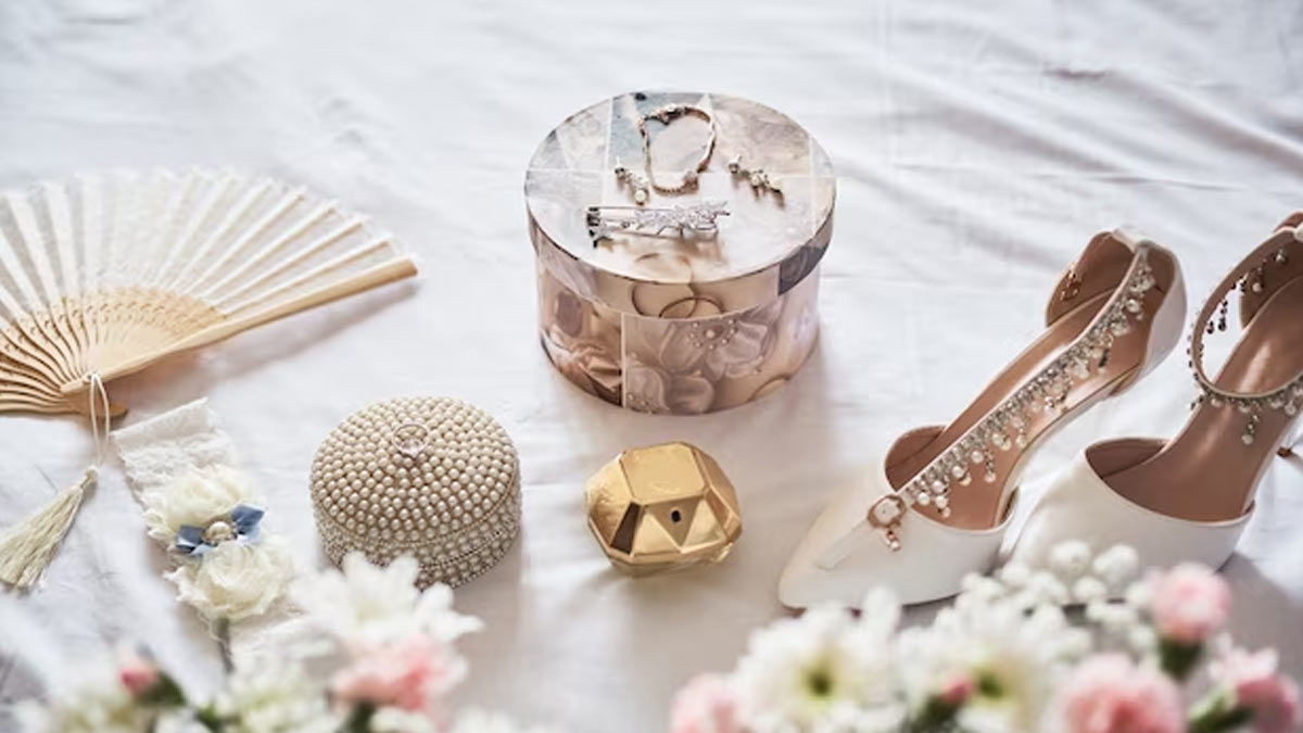 Tips for Choosing Accessories that Complement Your Wedding Guest Outfit