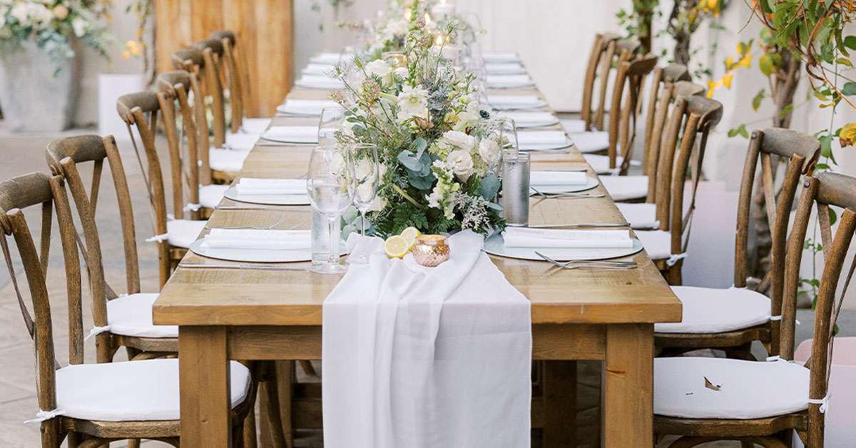 Classic Wedding Table Settings for Classic Vibes 