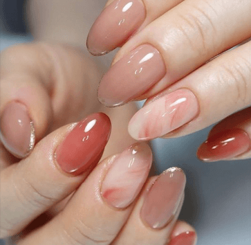 Adapt your nail colour to the season of your wedding