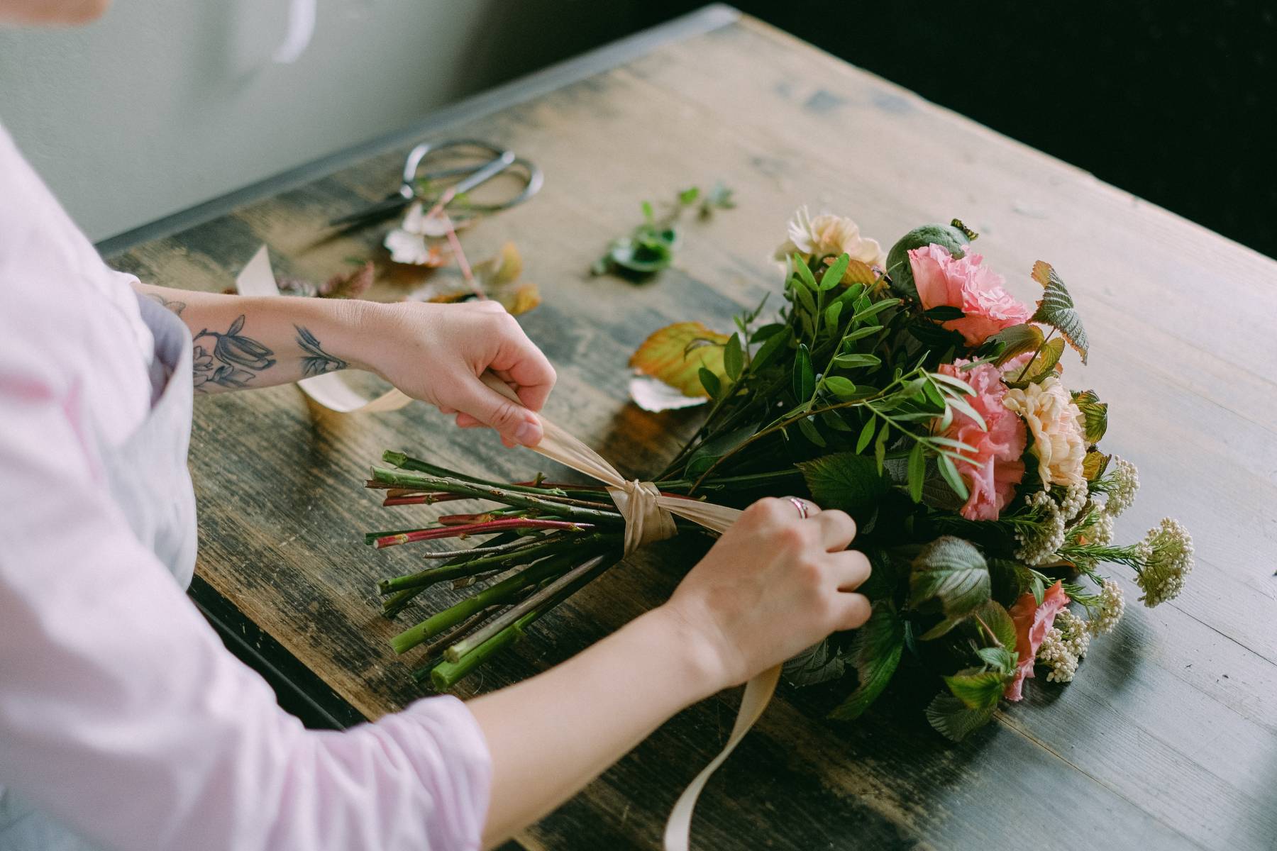 DIY Tips to Make Your Own Wedding Flower Bouquet 