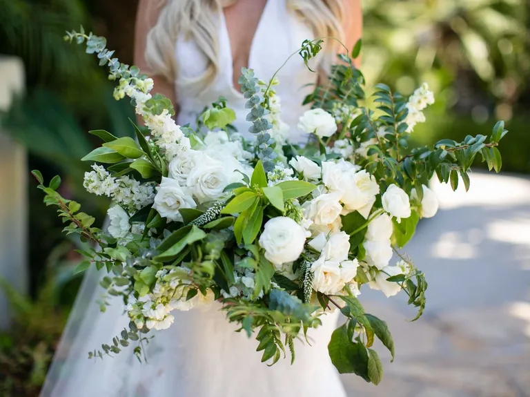 Minimalist Wedding Flower Bouquet Inspirations 