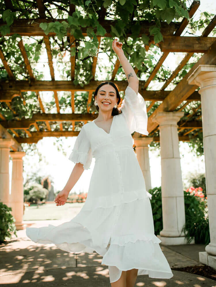 Daytime Elegance: Chic Wedding Guest Outfits for Sunlit Celebrations 