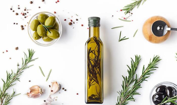 Enhance her culinary journey with aromatic infused oils and vinegars