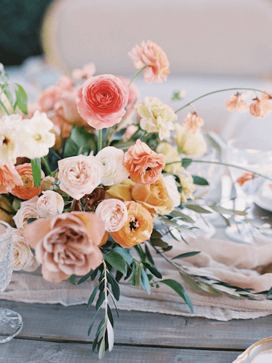 Nature’s Palette: Crafting Unique Seasonal Wedding Bouquet 